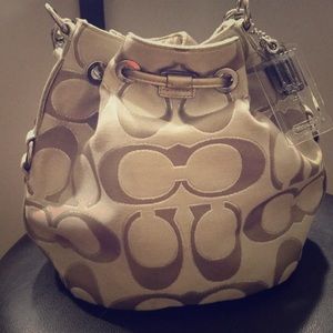 Coach Poppy signature shoulder purse